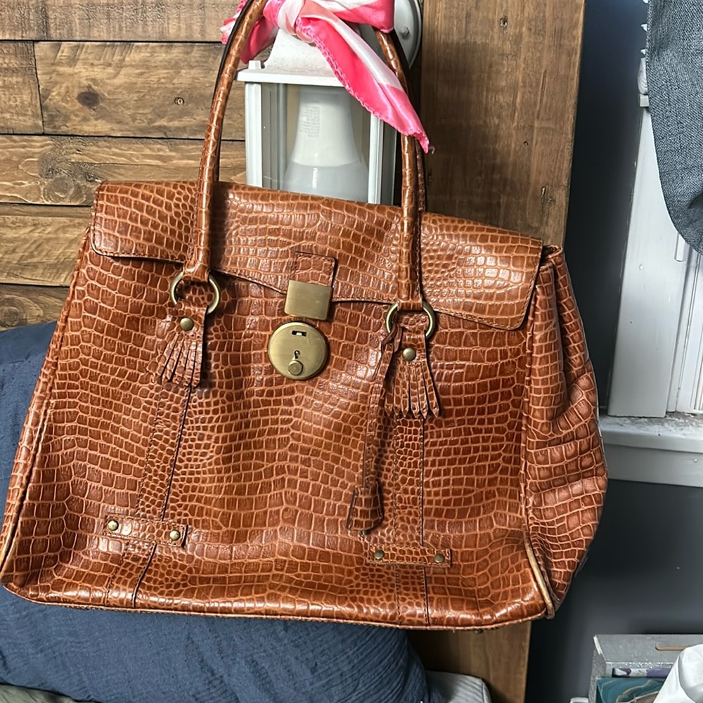 Fino rust alligator style leather handbag